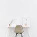 ruda chata-blog0minimalizm we wnętrzach-biały pokój-minimalistyczne biurko-miejsce pracy